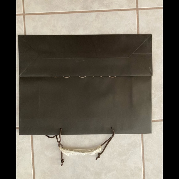 Gucci New Unused Authentic 2013 Gucci shopping bag.  19 by 14.  X Large - Picture 2 of 5